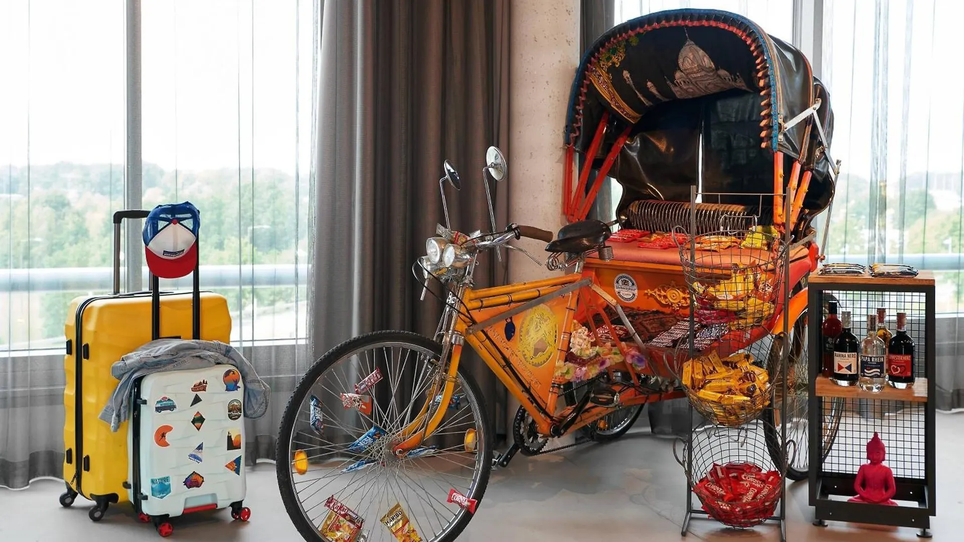 Hotel Moxy Cologne Bonn Airport 3*,