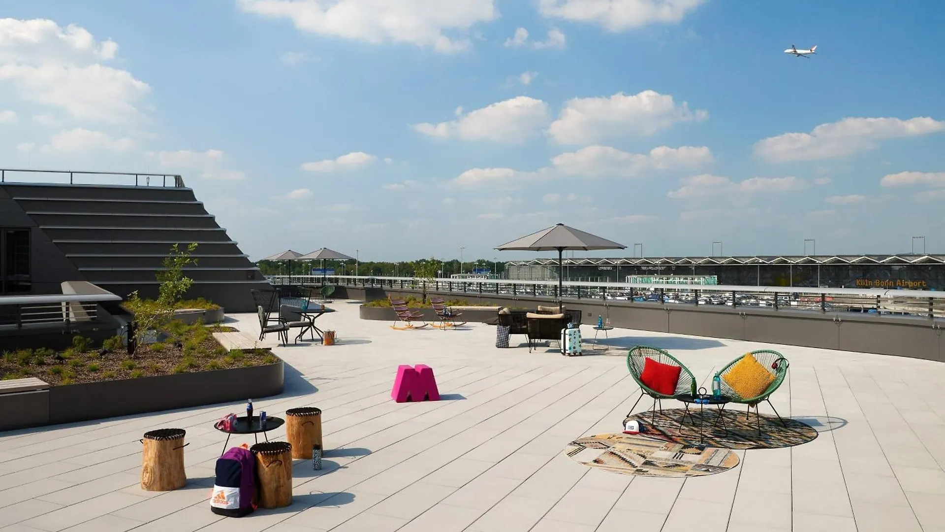 Hotel Moxy Cologne Bonn Airport