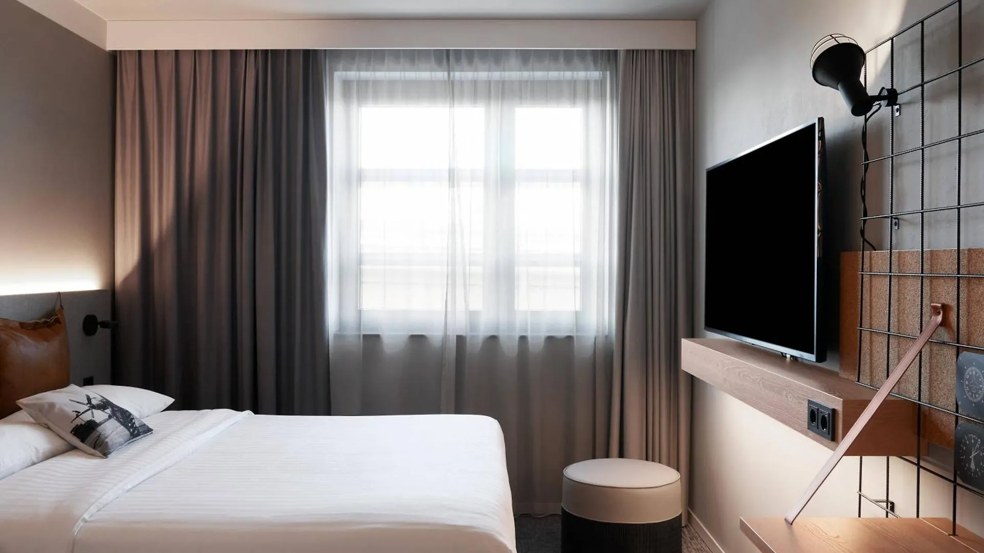 Hotel Moxy Cologne Bonn Airport